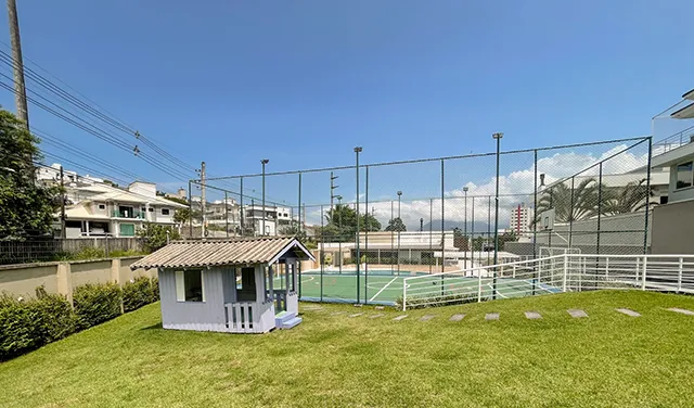 Quadra poliesportiva do condomínio Parque da Pedra em Palhoça/SC