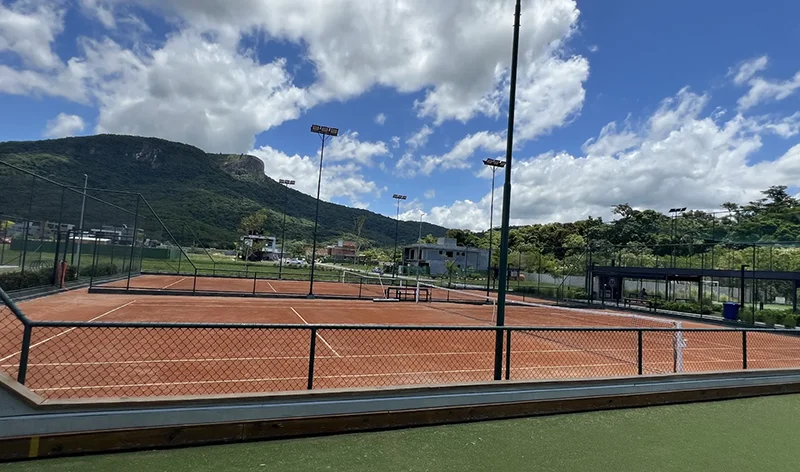 Quadra poliesportiva do condomínio Reserva da Pedra em Palhoça/SC